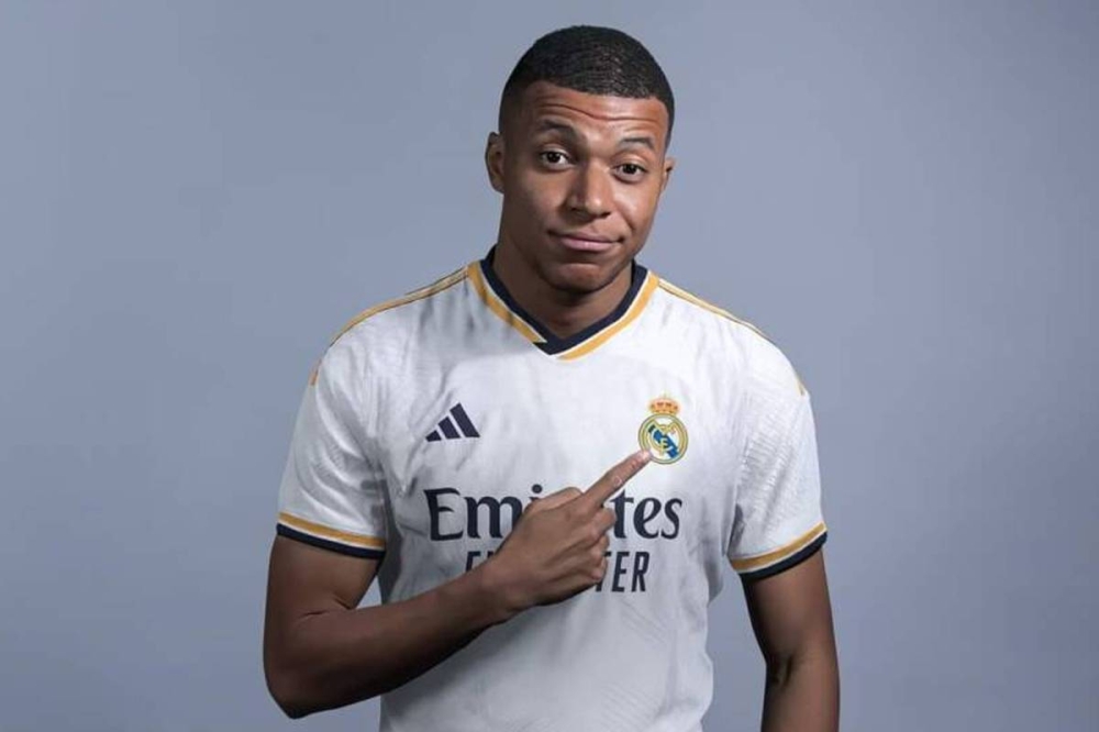 ريال مدريد يُمنع من بيع قمصان لاعبه الجديد "مبابي"