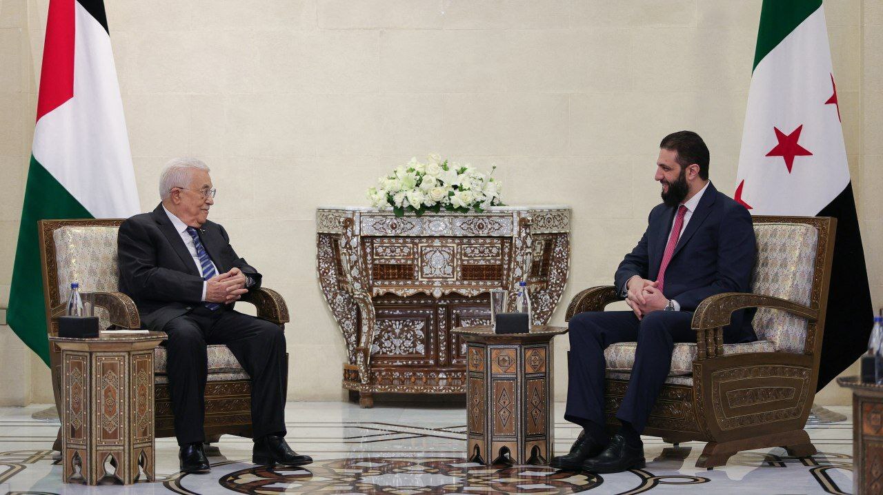 الشرع يستقبل الرئيس الفلسطيني في زيارته الأولى لدمشق منذ 16 عاماً