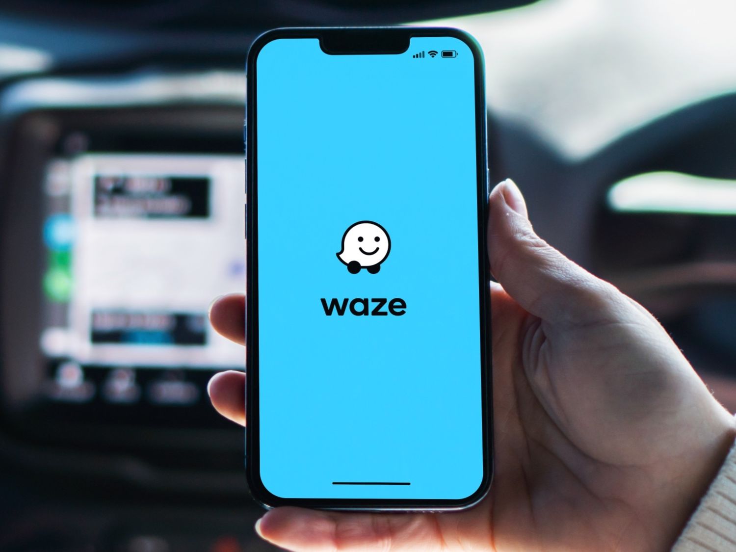 الاتصالات تقدّم موعد حظر تطبيق Waze إلى كانون الأول