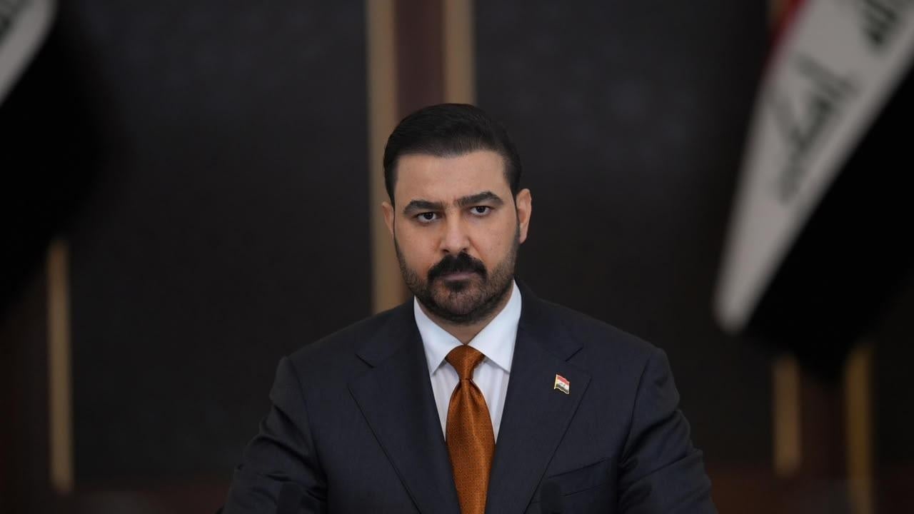 رئيس الوزراء يتعهد بالنظر في مطالب المتظاهرين