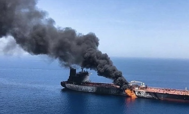 سفينة بريطانية تتعرض لهجوم قبالة جزيرة لاوان الإيرانية